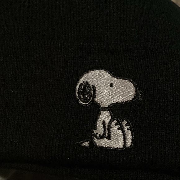 Peanuts Snoopy Unisex Beanie Hat Black Bioworld Onesize - Picture 2 of 4